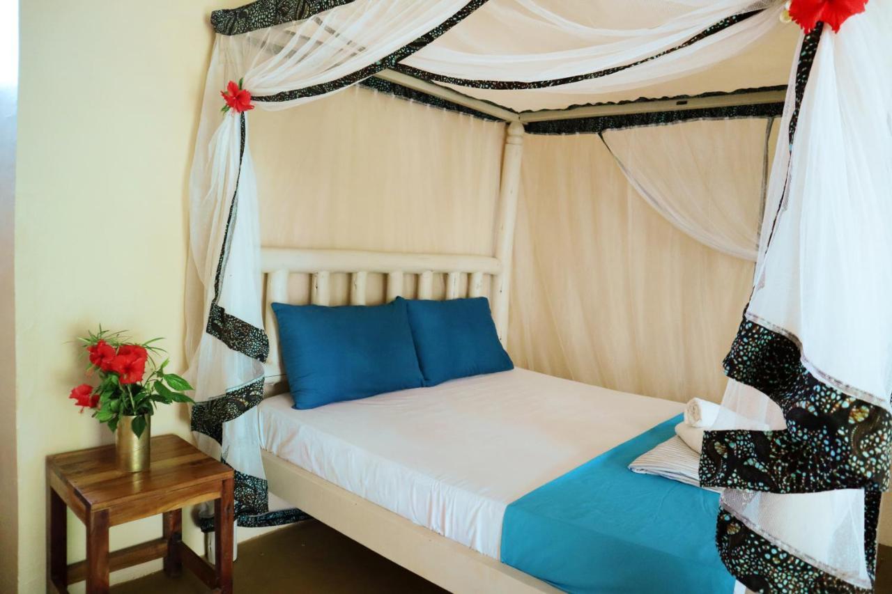 Darwesh Nyumba Lodge Нунгви Екстериор снимка