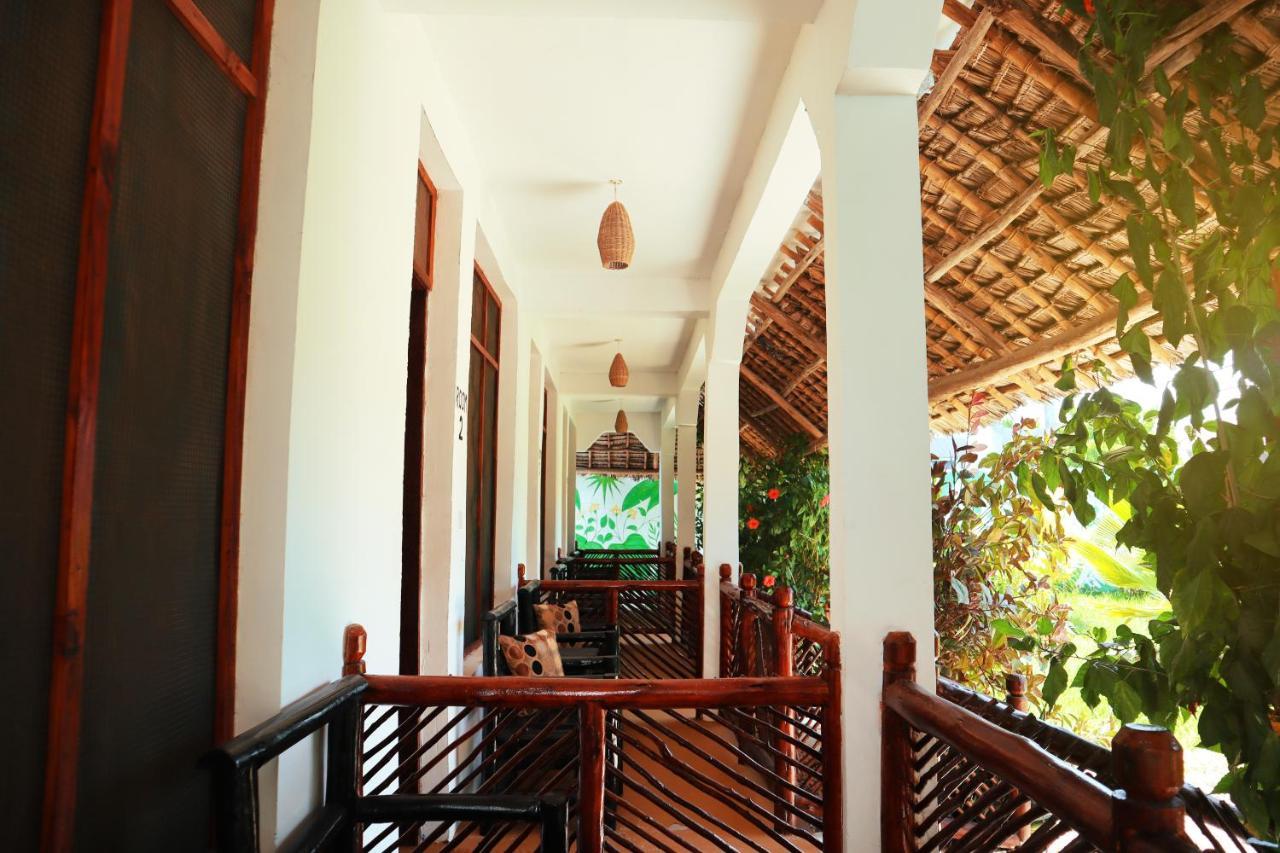 Darwesh Nyumba Lodge Нунгви Екстериор снимка