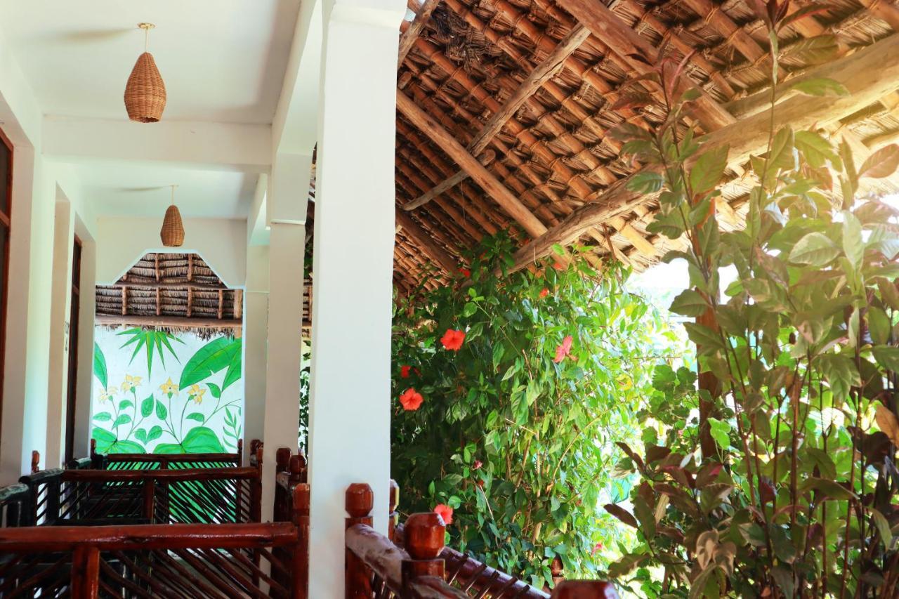 Darwesh Nyumba Lodge Нунгви Екстериор снимка