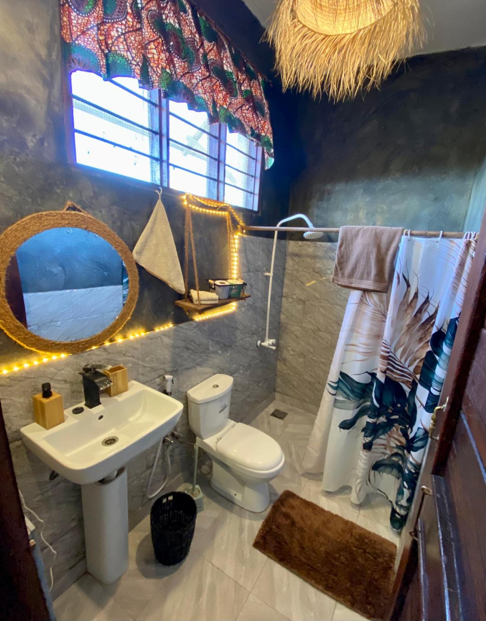 Darwesh Nyumba Lodge Нунгви Екстериор снимка