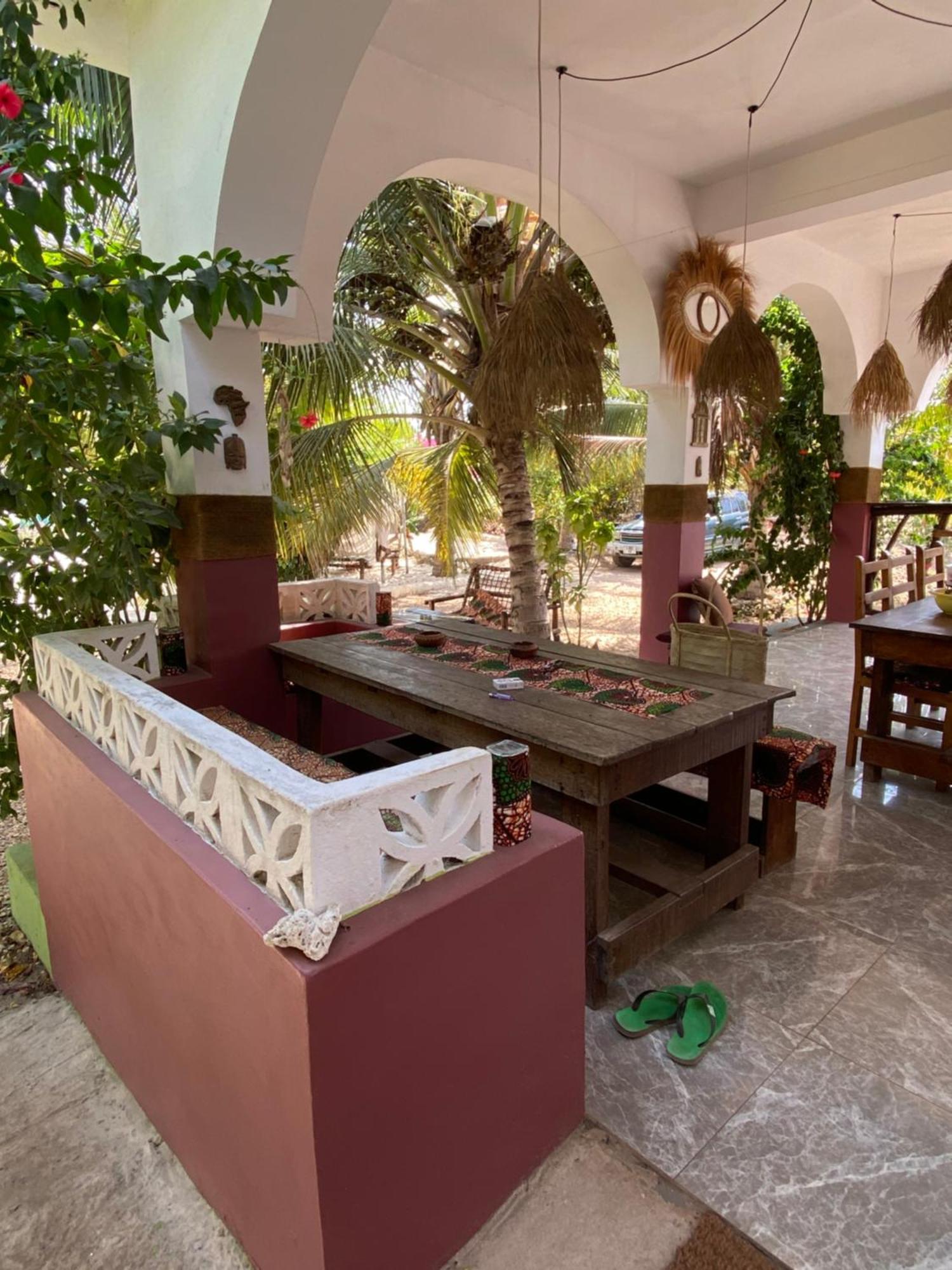 Darwesh Nyumba Lodge Нунгви Екстериор снимка